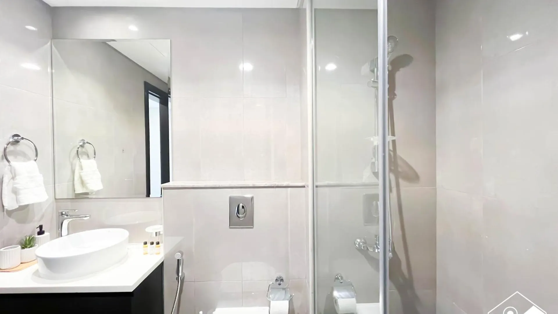 Luxury 2Br In Merano Tower Panoramic City Views Dubai
