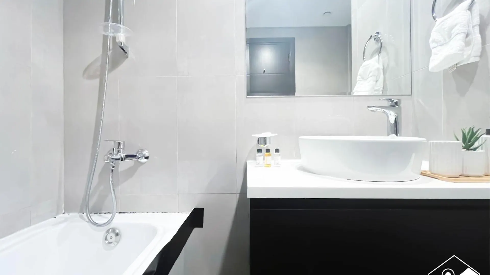 Apartment Luxury 2Br In Merano Tower Panoramic City Views Dubai