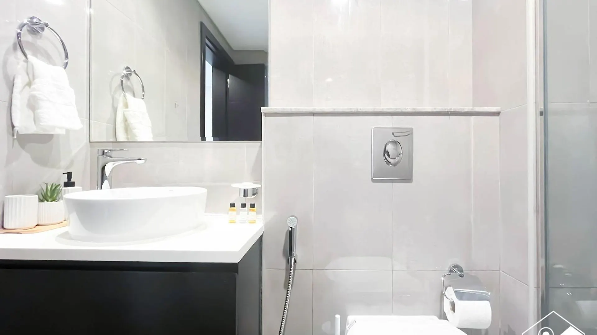 Luxury 2Br In Merano Tower Panoramic City Views Dubai