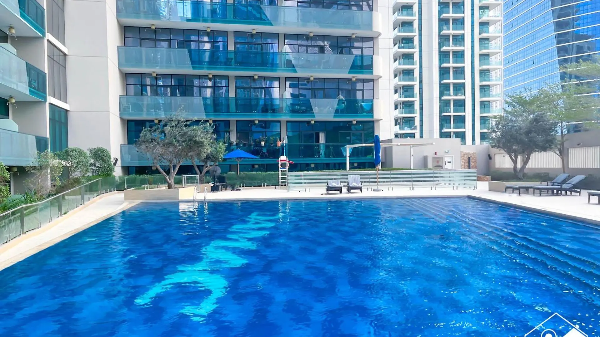 Luxury 2Br In Merano Tower Panoramic City Views Dubai Apartment